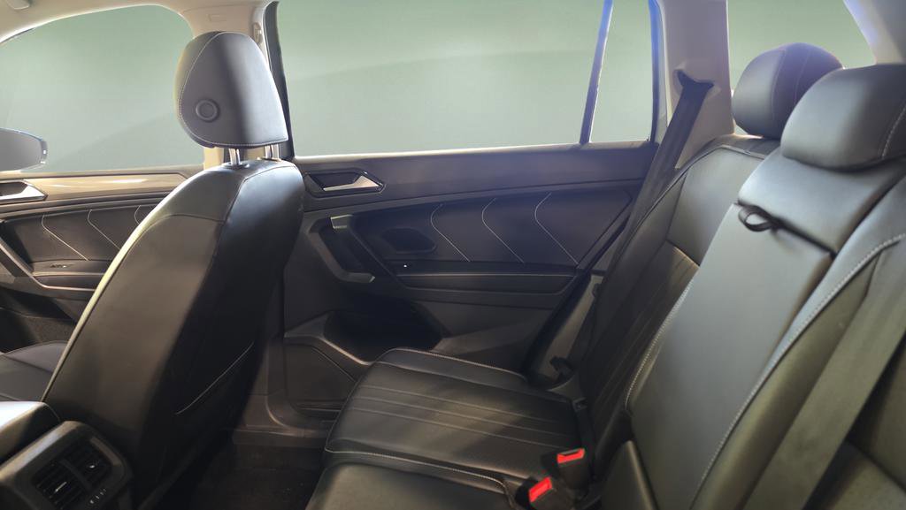 Used 2022 Volkswagen Tiguan SE image 22