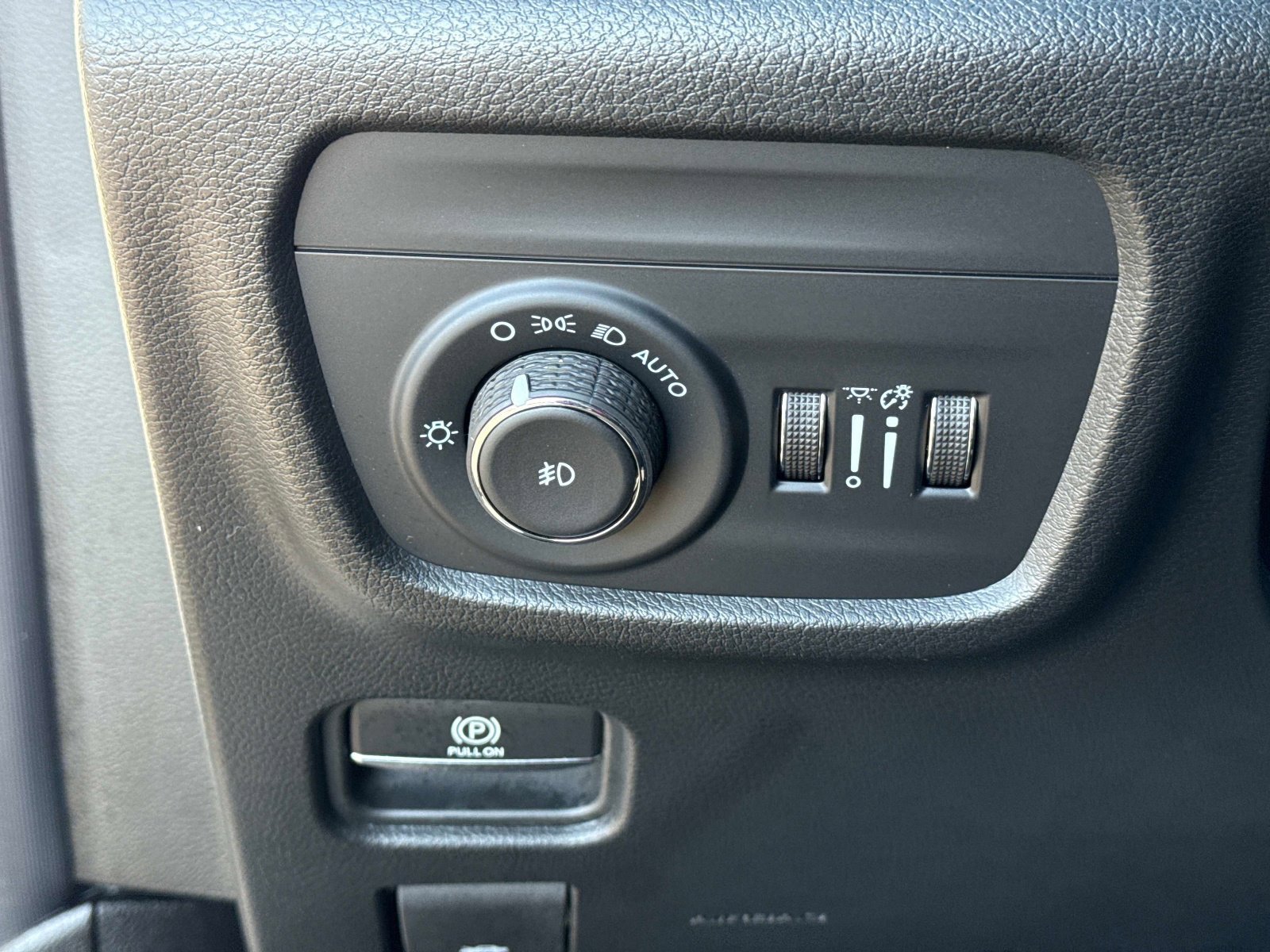 New 2026 Jeep Grand Cherokee Limited AWD/4WD image 32