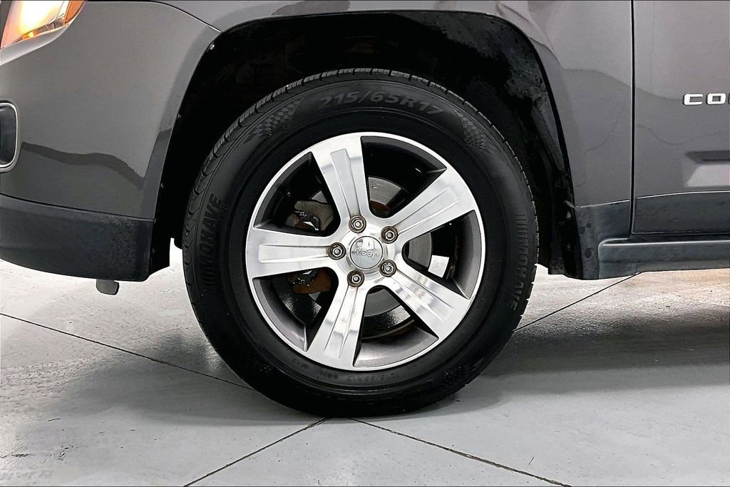 Used 2016 Jeep Compass High Altitude FWD image 11