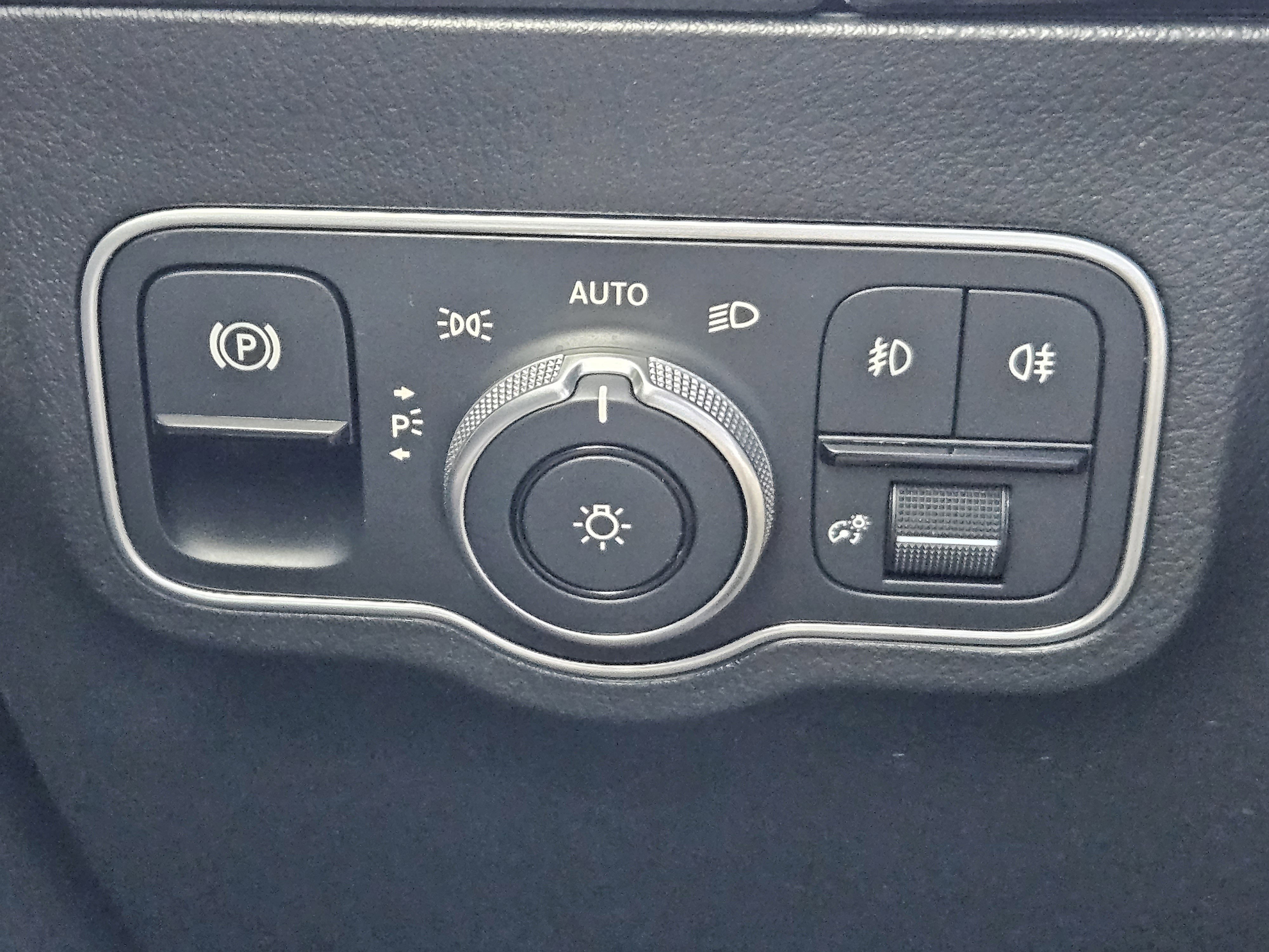 Certified 2024 Mercedes-Benz GLA 250 4MATIC image 22