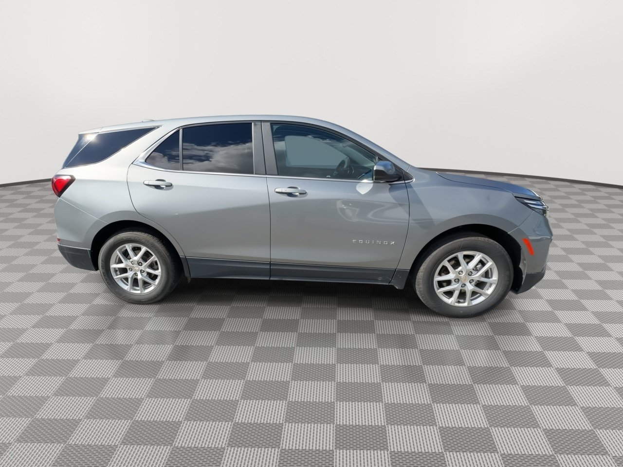 Used 2024 Chevrolet Equinox LT AWD/4WD image 9
