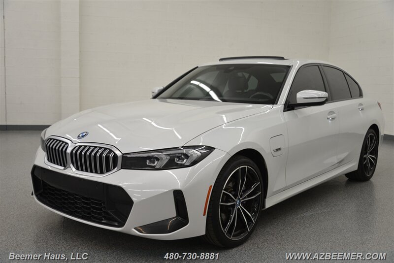 Used 2023 BMW 330e w/ M Sport Package RWD image 4