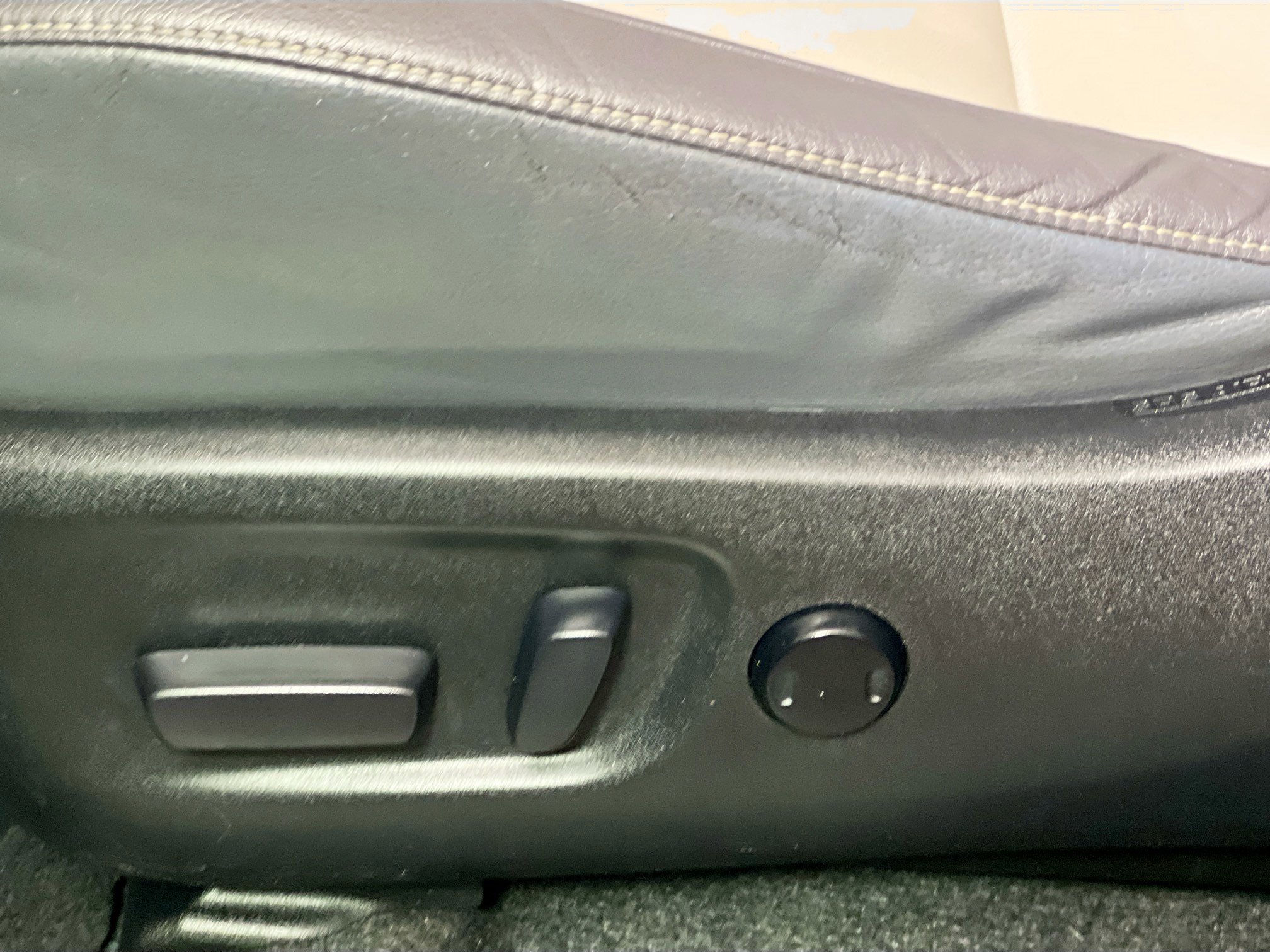 Used 2015 Toyota RAV4 Limited w/ Technology Package image 15