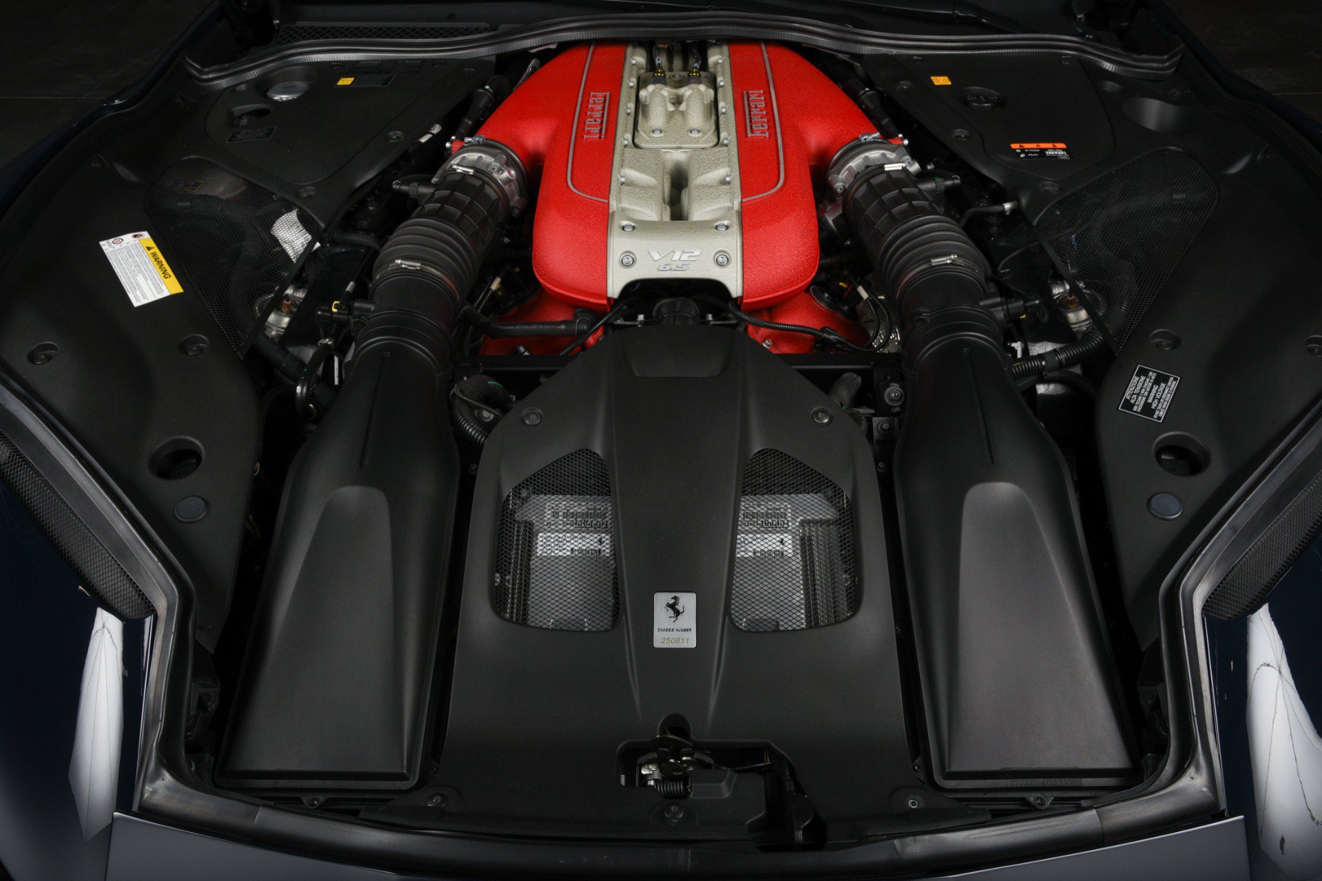 Used 2020 Ferrari 812 Superfast RWD image 40