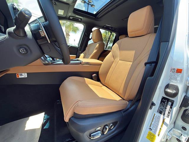 New 2026 Lexus LX 700h Luxury AWD/4WD image 16
