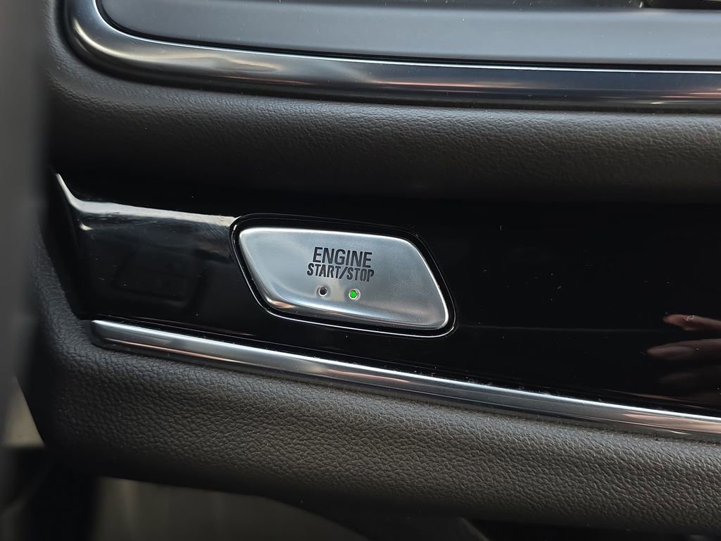 Used 2023 Buick Enclave Avenir w/ Avenir Technology Package image 21