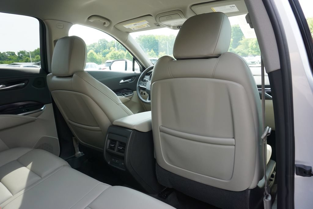 Used 2022 Cadillac XT4 Luxury w/ Cold Weather Package FWD image 50