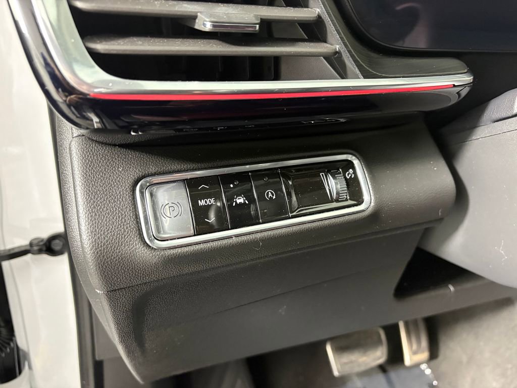 Used 2025 Buick Envision Sport Touring image 14