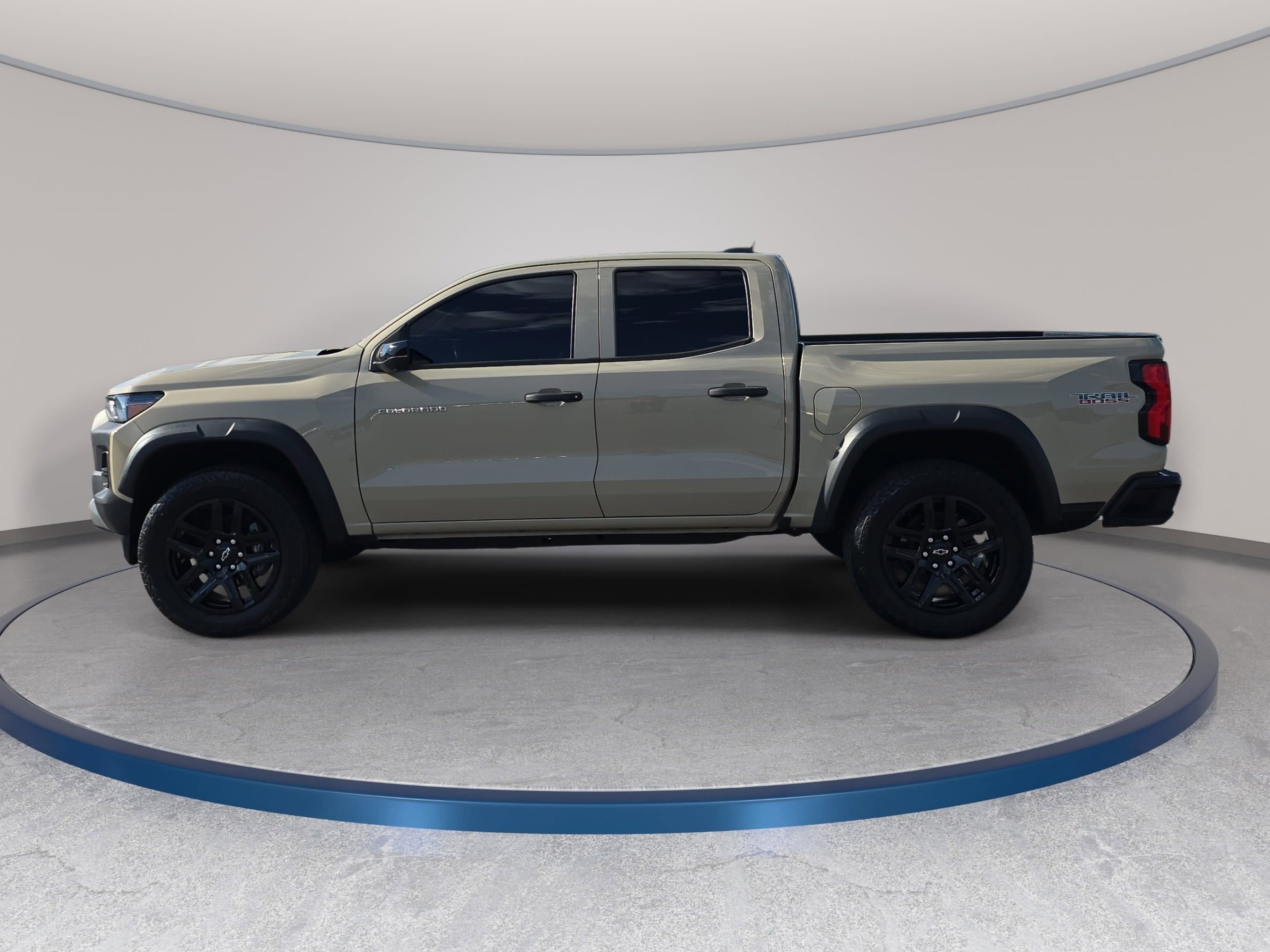 Used 2024 Chevrolet Colorado Trail Boss w/ Technology Package AWD/4WD image 7