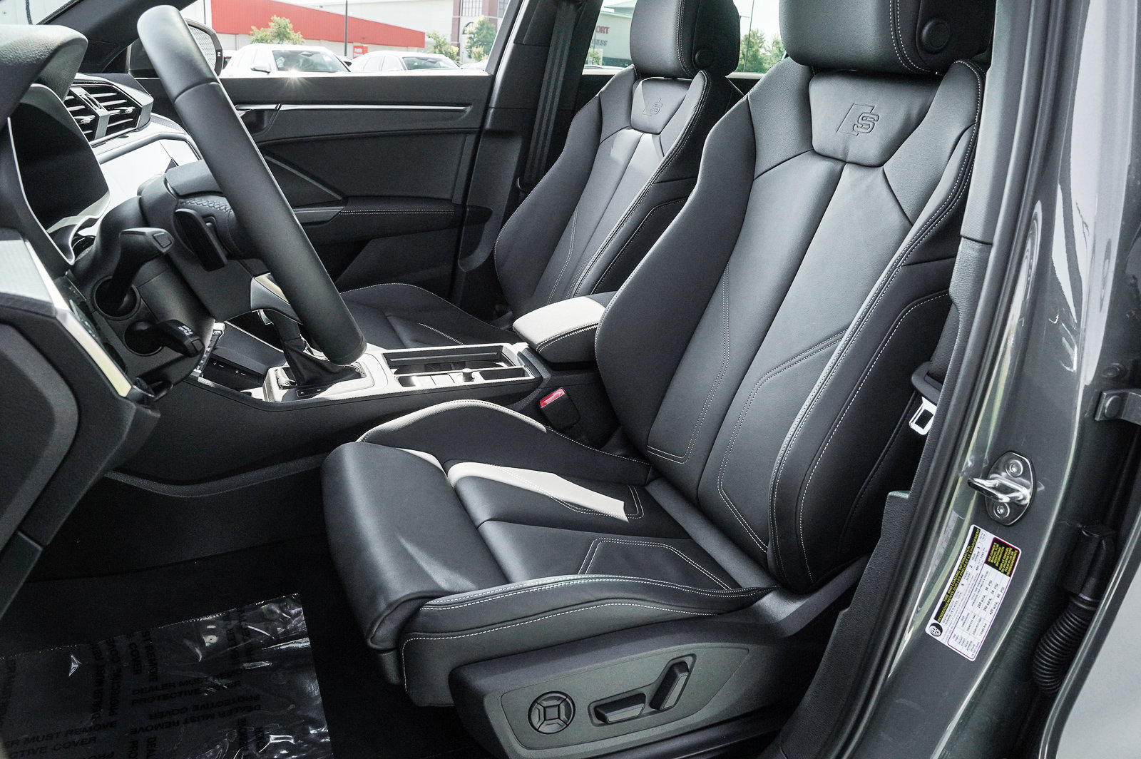 New 2025 Audi Q3 2.0T Premium image 9