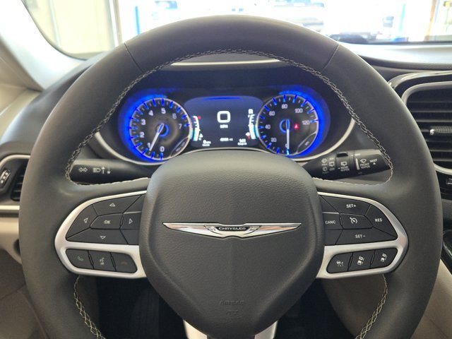 Used 2024 Chrysler Pacifica Touring-L FWD image 30