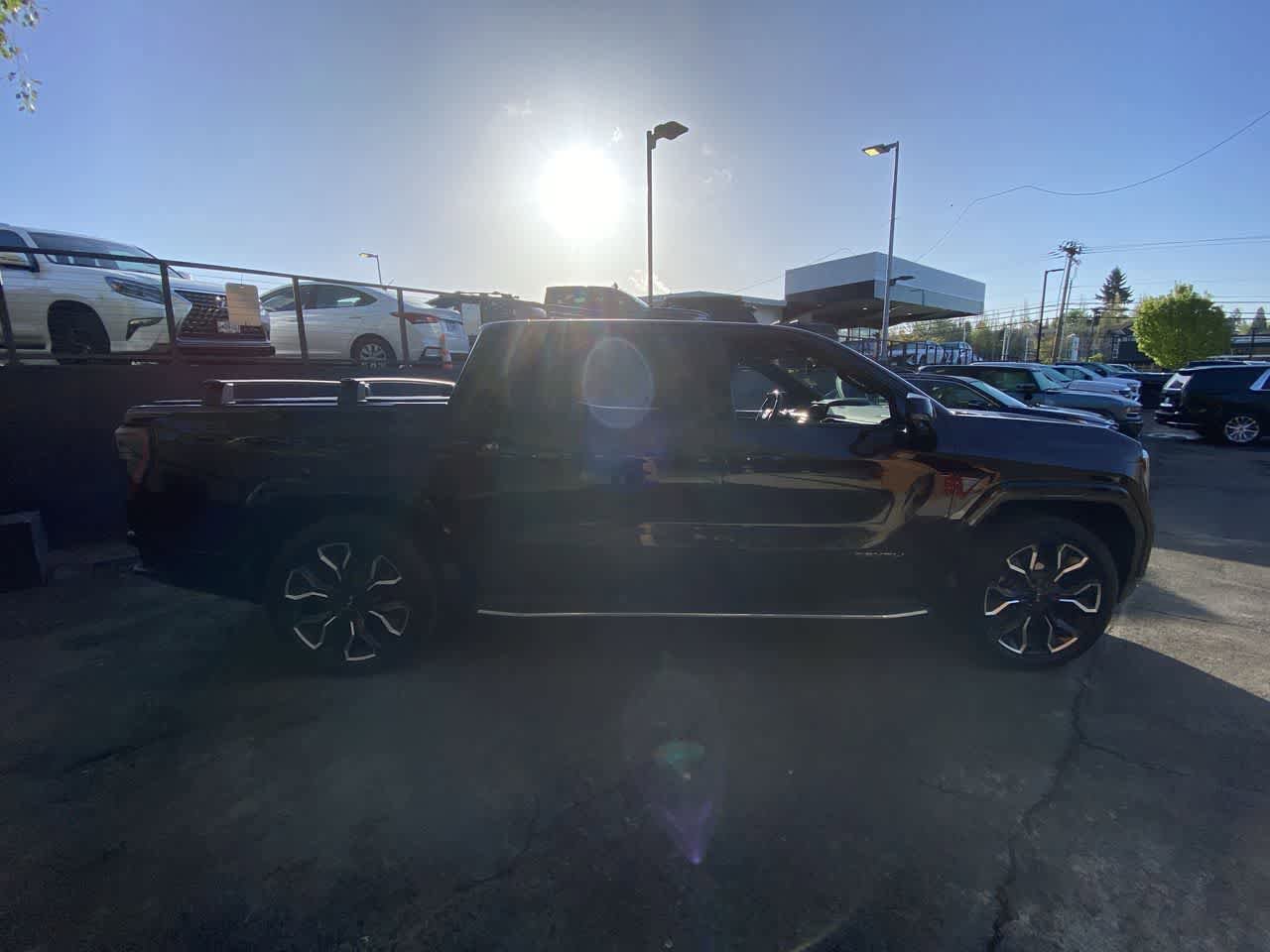 Used 2025 GMC Sierra EV Denali AWD/4WD image 7