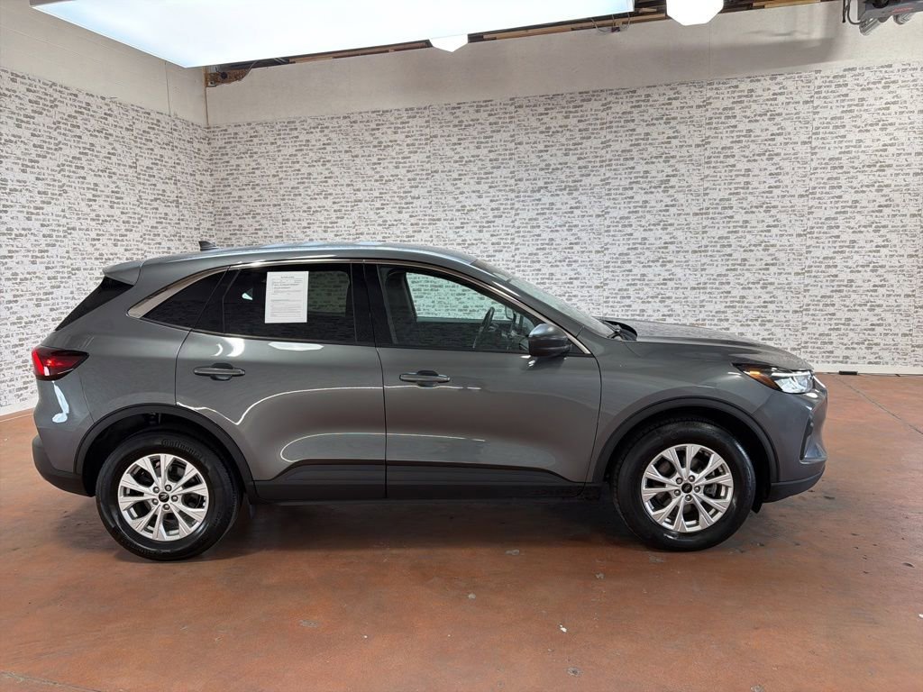 Used 2023 Ford Escape Active AWD/4WD image 8