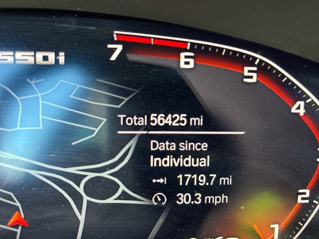 Used 2020 BMW M550i xDrive image 12