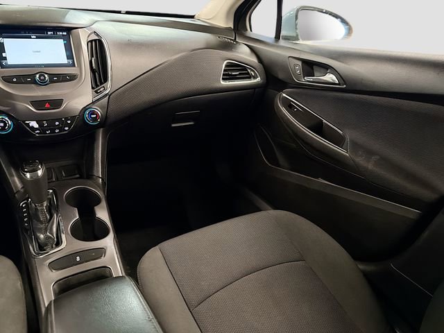 Used 2017 Chevrolet Cruze LT image 19