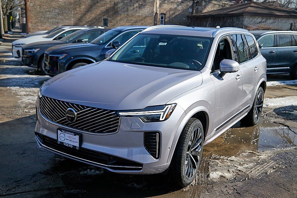 New 2026 Volvo XC90 B6 Plus w/ Protection Package image 6