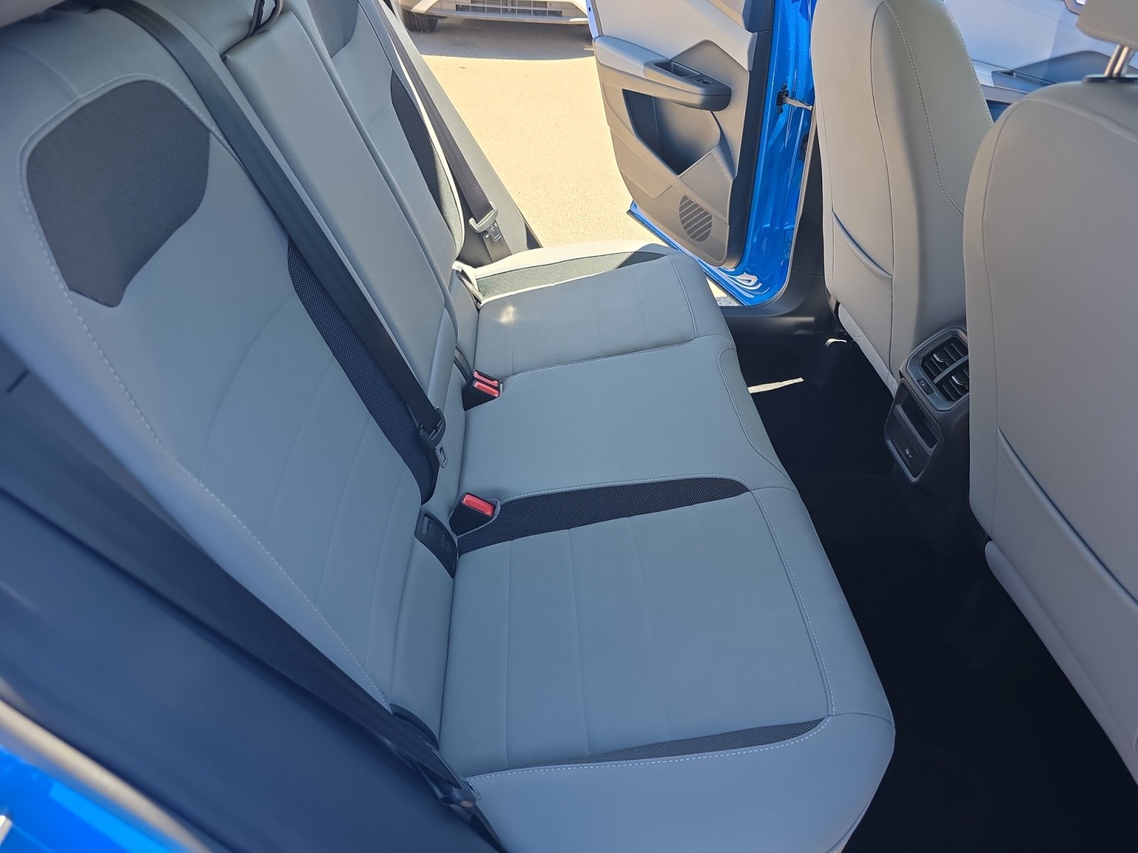 Certified 2024 Volkswagen Taos SE FWD image 18