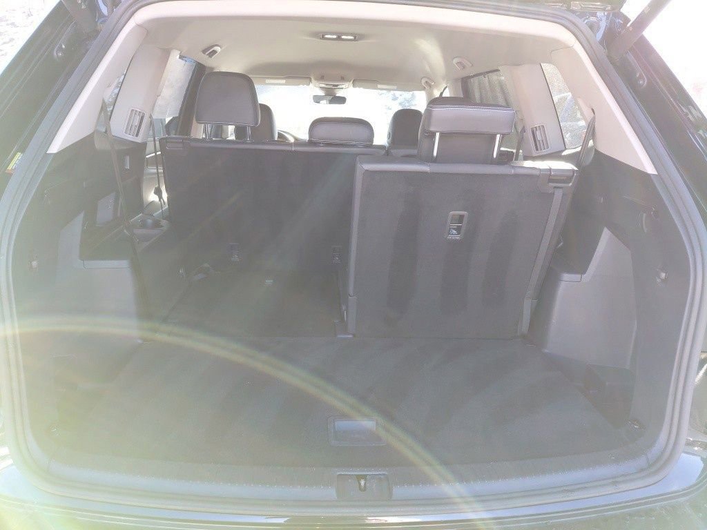 Used 2025 Volkswagen Atlas SE image 33