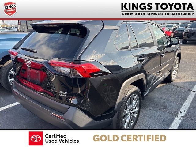 Used 2022 Toyota RAV4 XLE Premium image 7