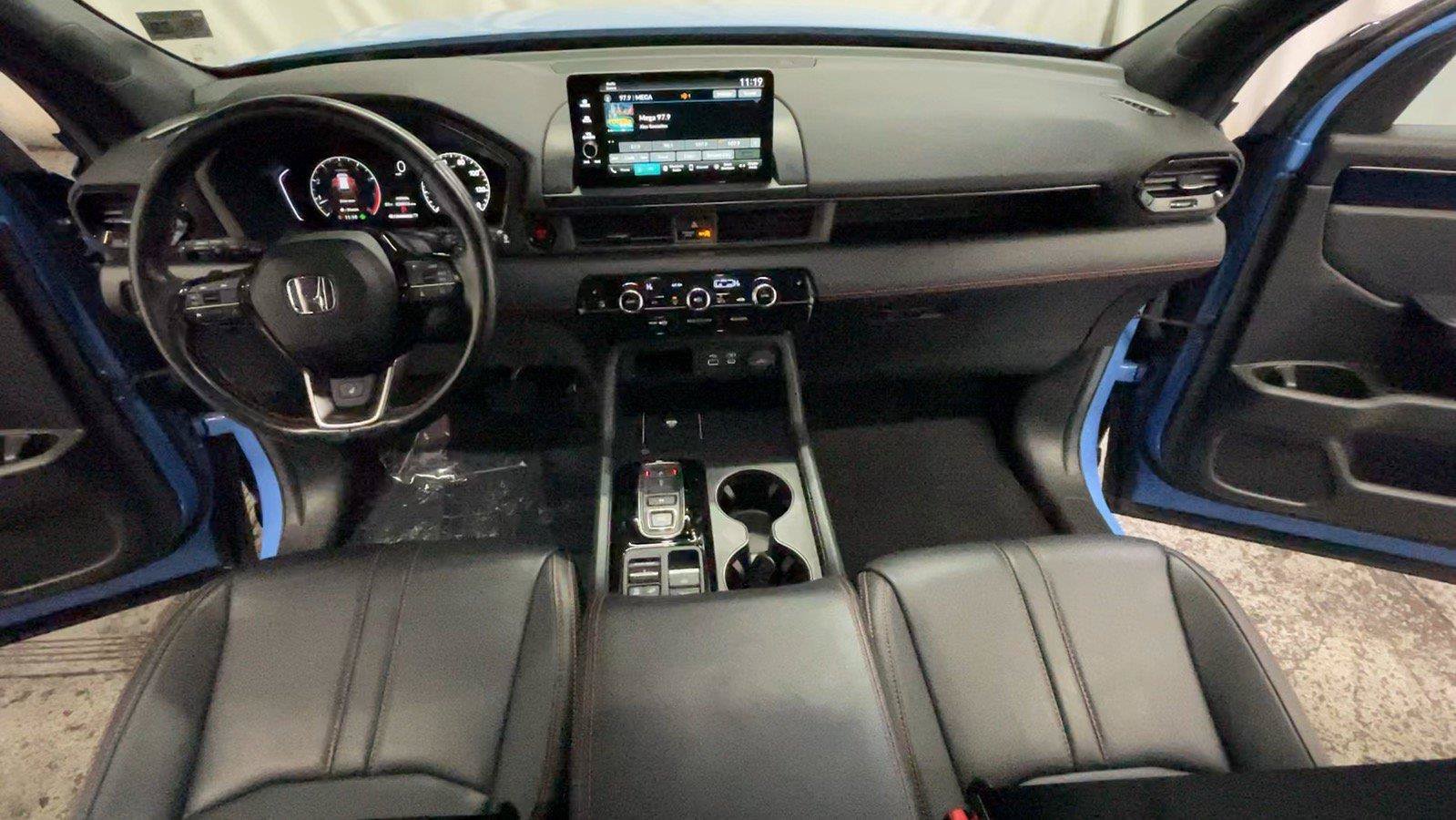 Used 2025 Honda Pilot TrailSport image 26