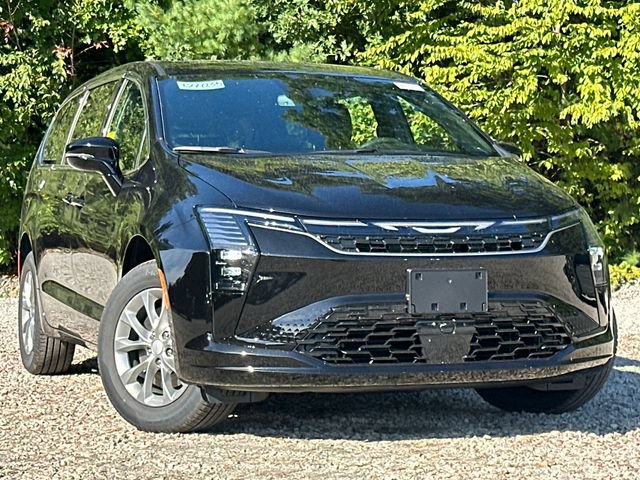 New 2027 Chrysler Pacifica Select AWD/4WD image 2