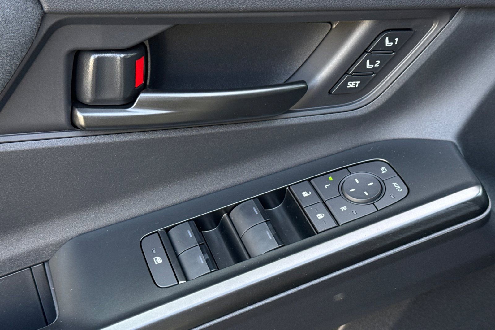 New 2026 Toyota C-HR image 12