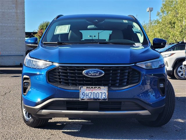 Used 2023 Ford Escape SE w/ Class II Trailer Tow Package image 3