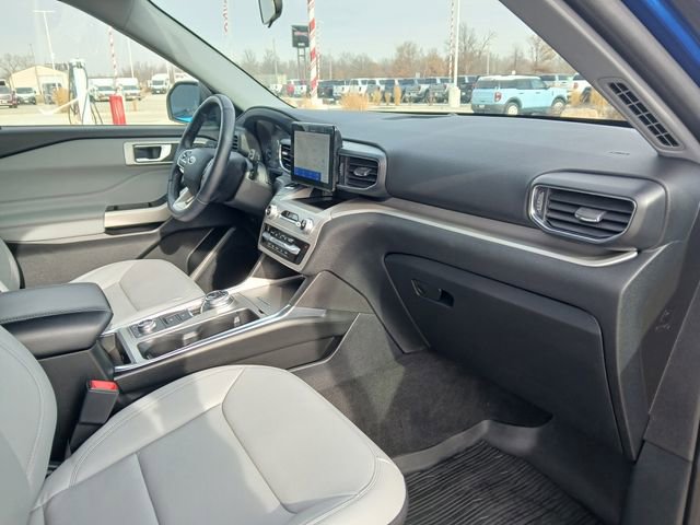 Used 2021 Ford Explorer XLT w/ Equipment Group 202A image 26