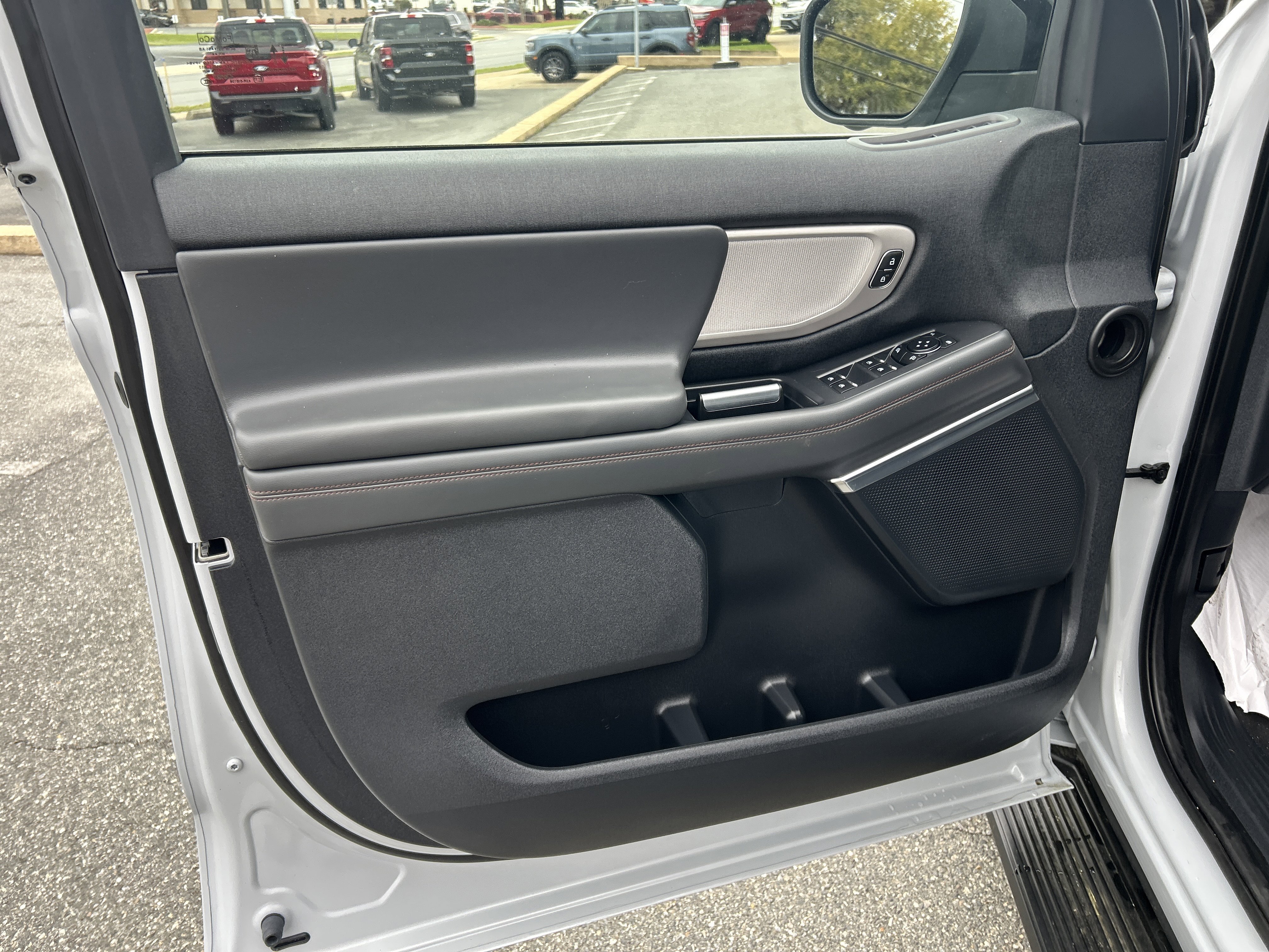 Certified 2025 Ford Expedition Max Active image 9