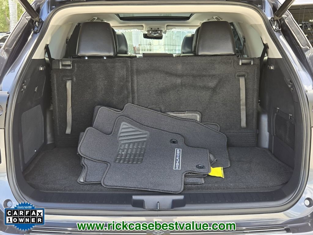 Used 2021 Toyota Highlander Platinum FWD image 16