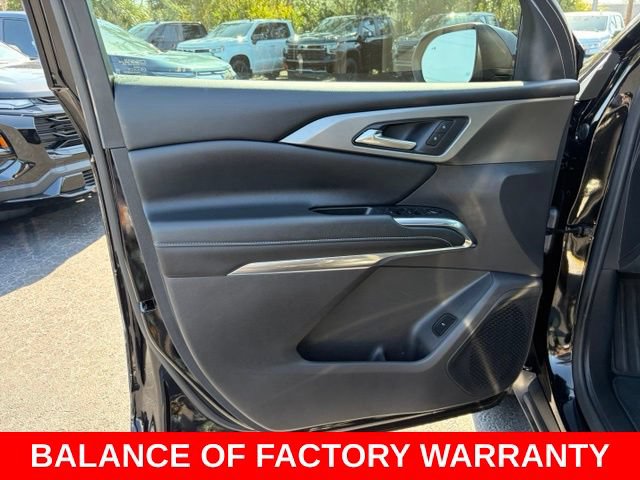 Used 2026 Chevrolet Traverse LT FWD image 12