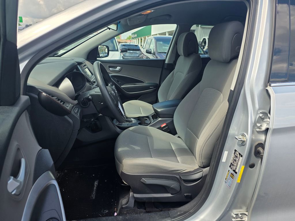 Used 2017 Hyundai Santa Fe Sport w/ Cargo Package FWD image 9