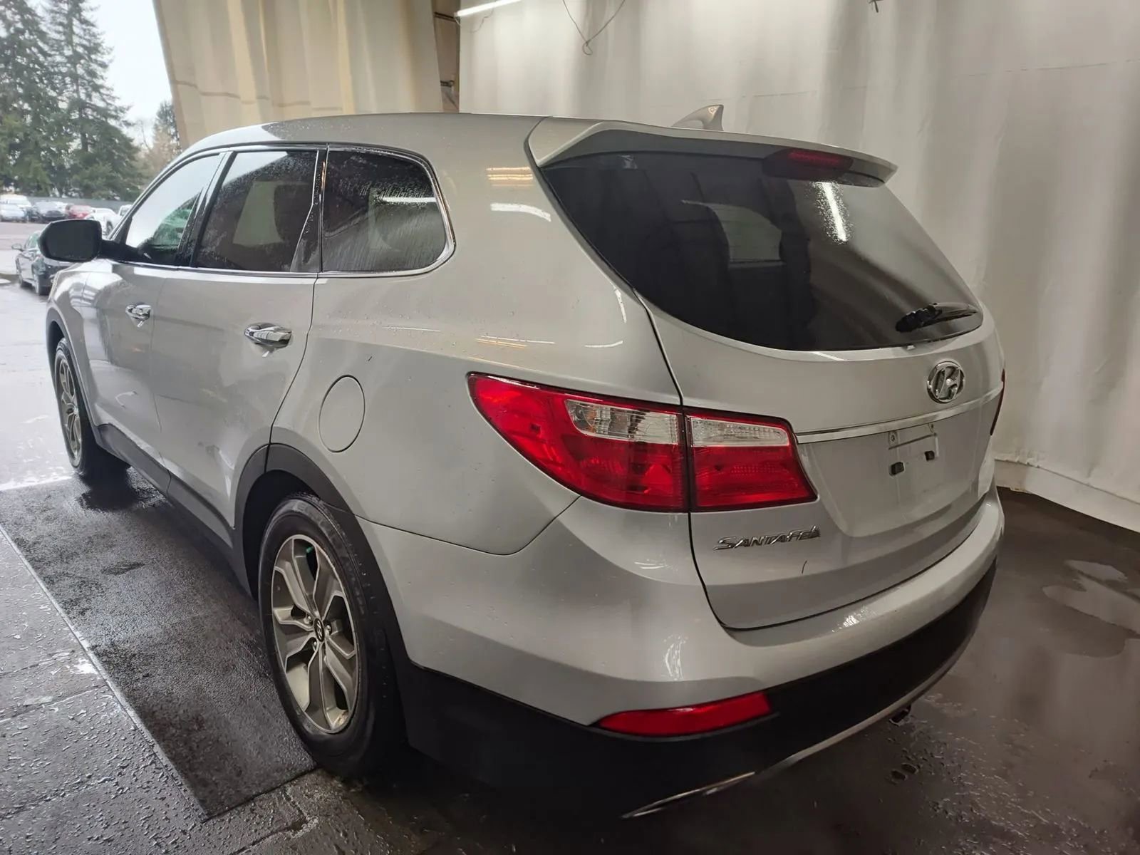 Used 2013 Hyundai Santa Fe GLS FWD image 2