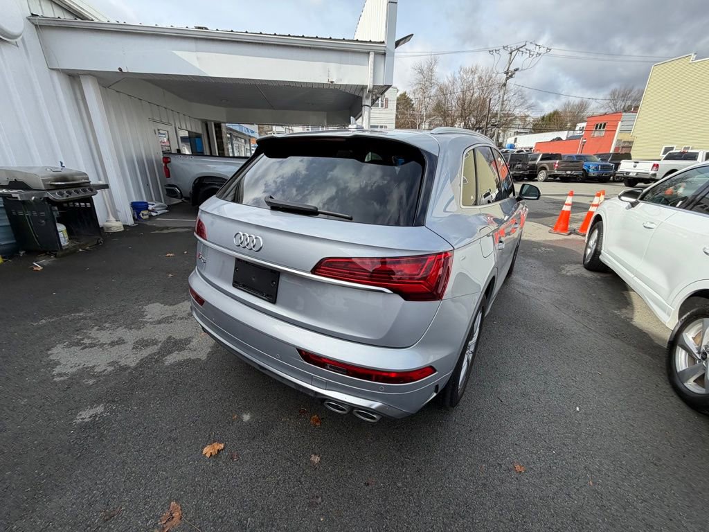 Used 2022 Audi SQ5 Premium w/ Convenience Package image 5