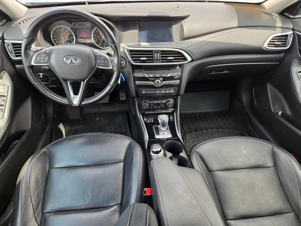 Used 2018 INFINITI QX30 Premium w/ Navigation Package AWD/4WD image 17