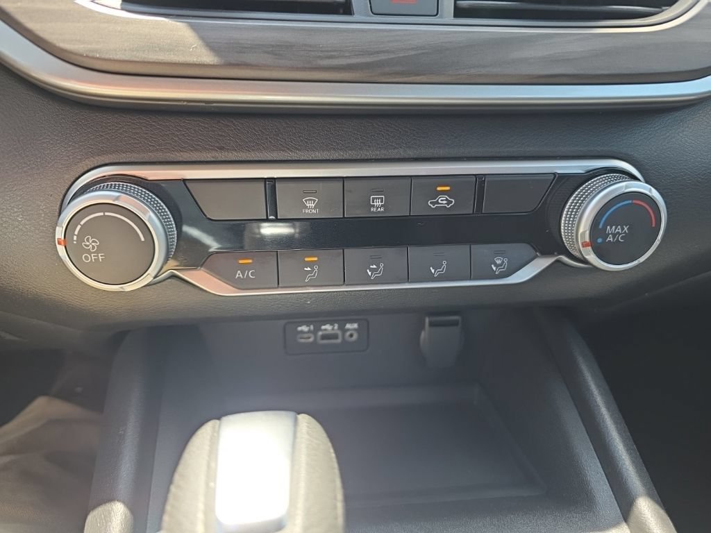 Used 2025 Nissan Altima 2.5 SV FWD image 21