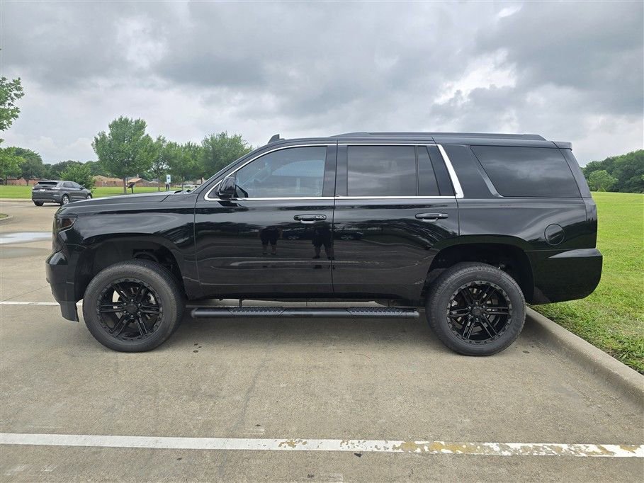 Used 2019 Chevrolet Tahoe LT w/ LT Signature Package AWD/4WD image 3