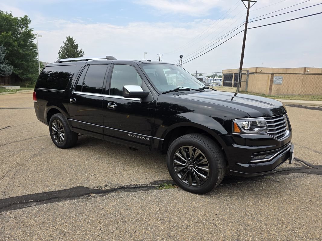 Used 2017 Lincoln Navigator L Select AWD/4WD image 10