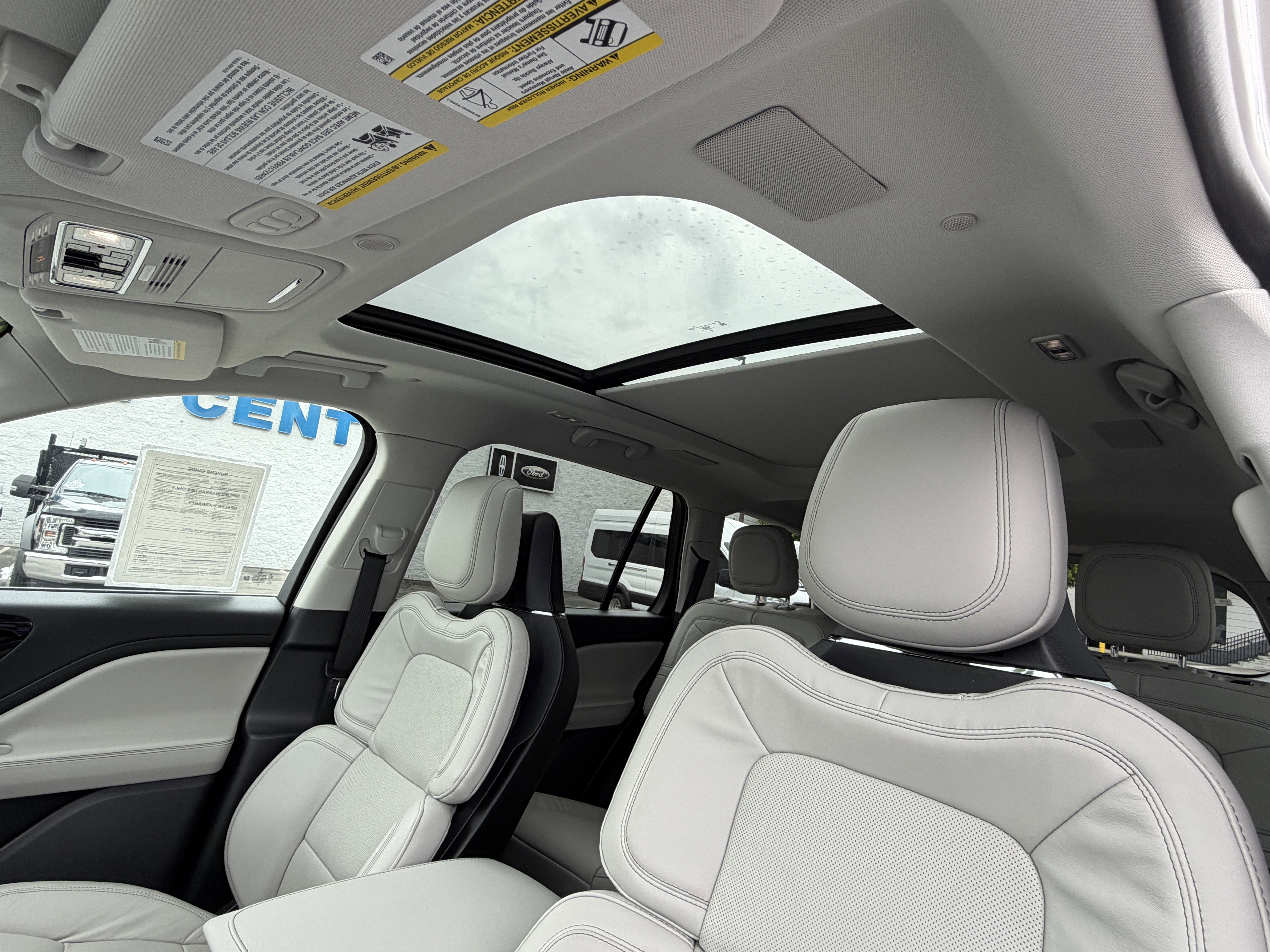 Used 2025 Lincoln Aviator Reserve w/ Equipment Group 201A AWD/4WD image 12