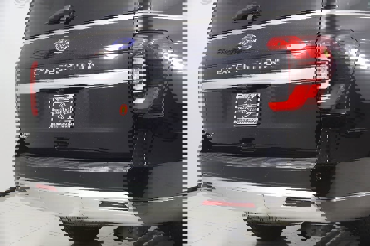 Used 2022 Ford Expedition Limited image 45