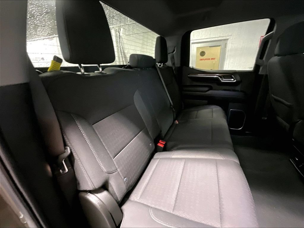 Used 2023 Chevrolet Silverado 1500 LT AWD/4WD image 16