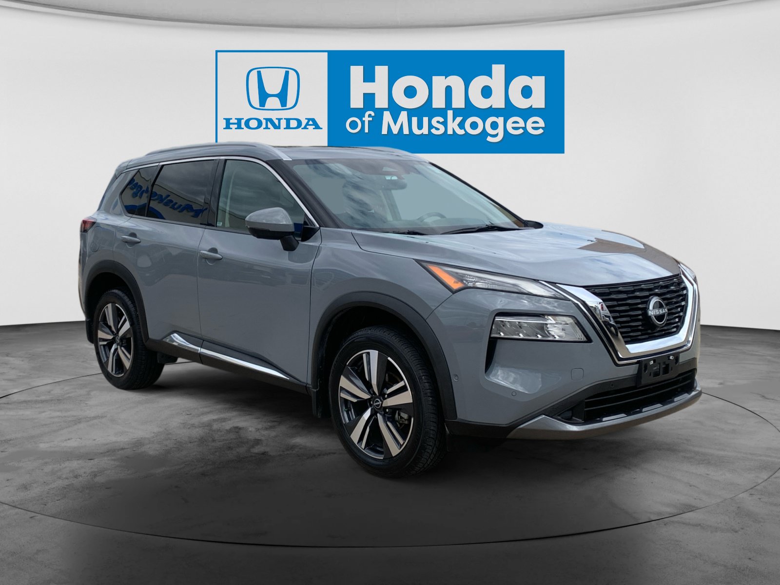 Used 2023 Nissan Rogue SL w/ SL Premium Package FWD image 3