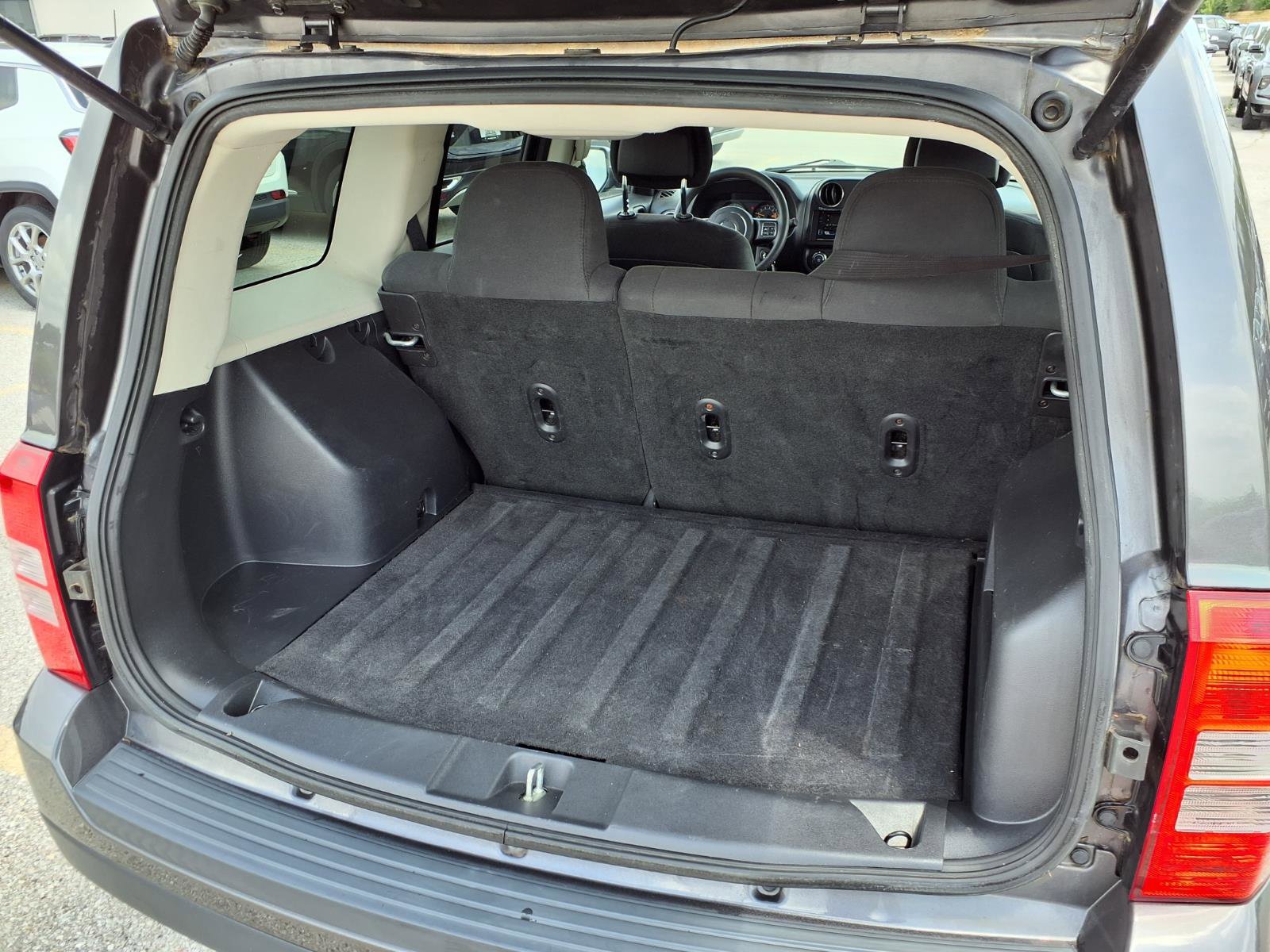 Used 2015 Jeep Patriot Sport FWD image 26