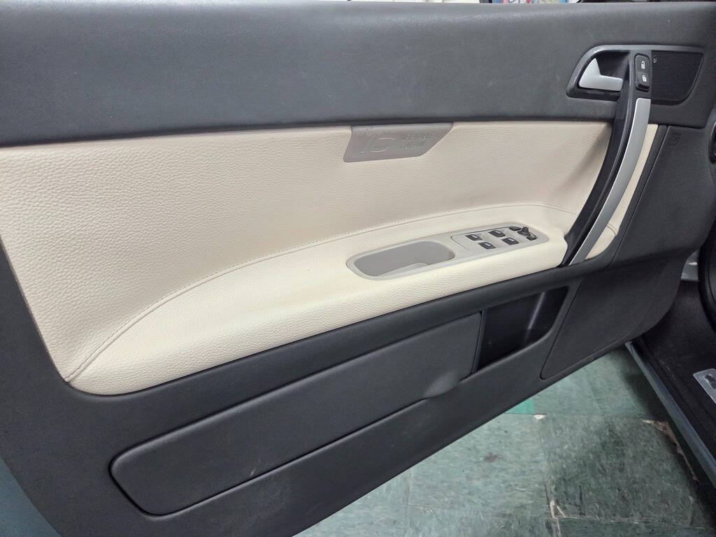 Used 2012 Volvo C70 T5 FWD image 25