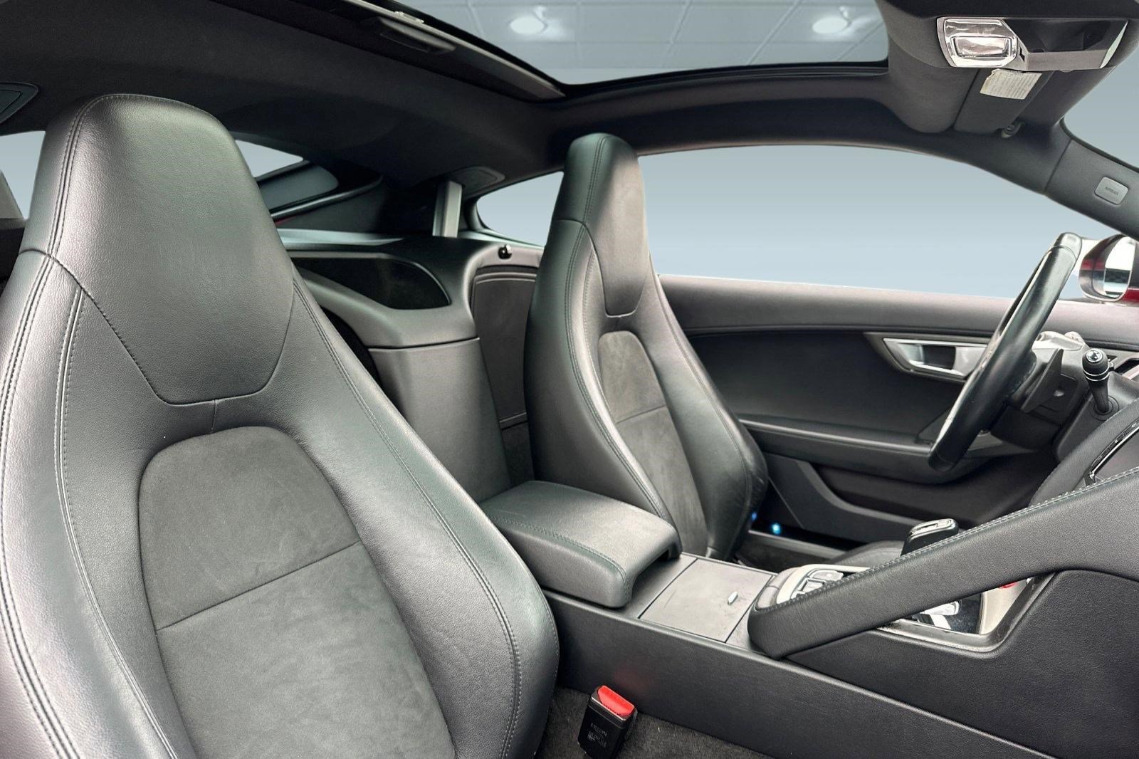 Used 2015 Jaguar F-TYPE Coupe RWD image 25