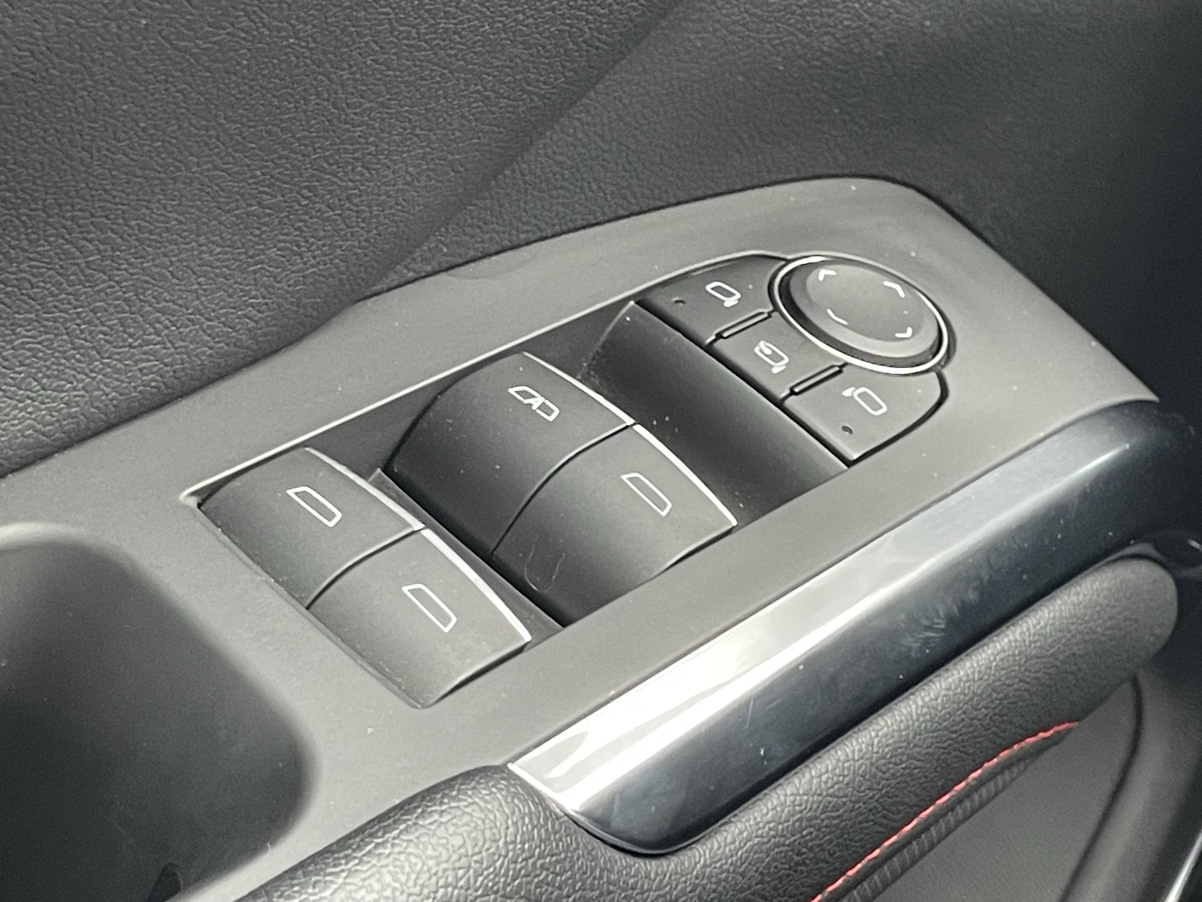 Used 2024 Chevrolet Traverse RS w/ LPO, Floor Liner Package image 17