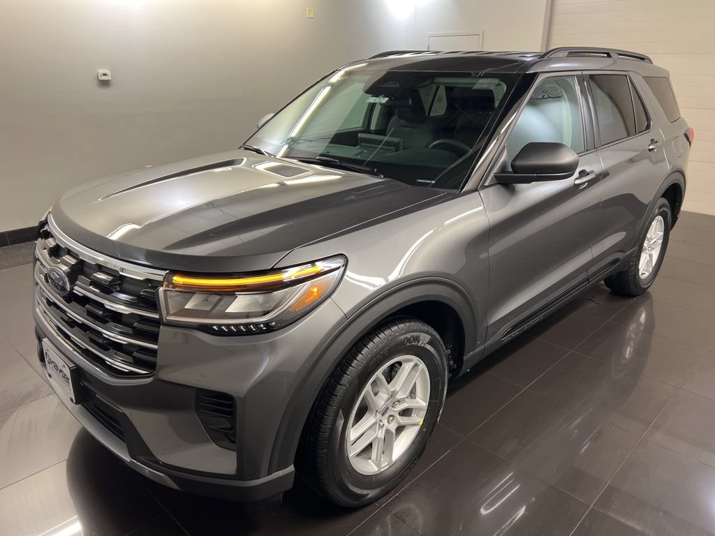 New 2026 Ford Explorer Active AWD/4WD image 3
