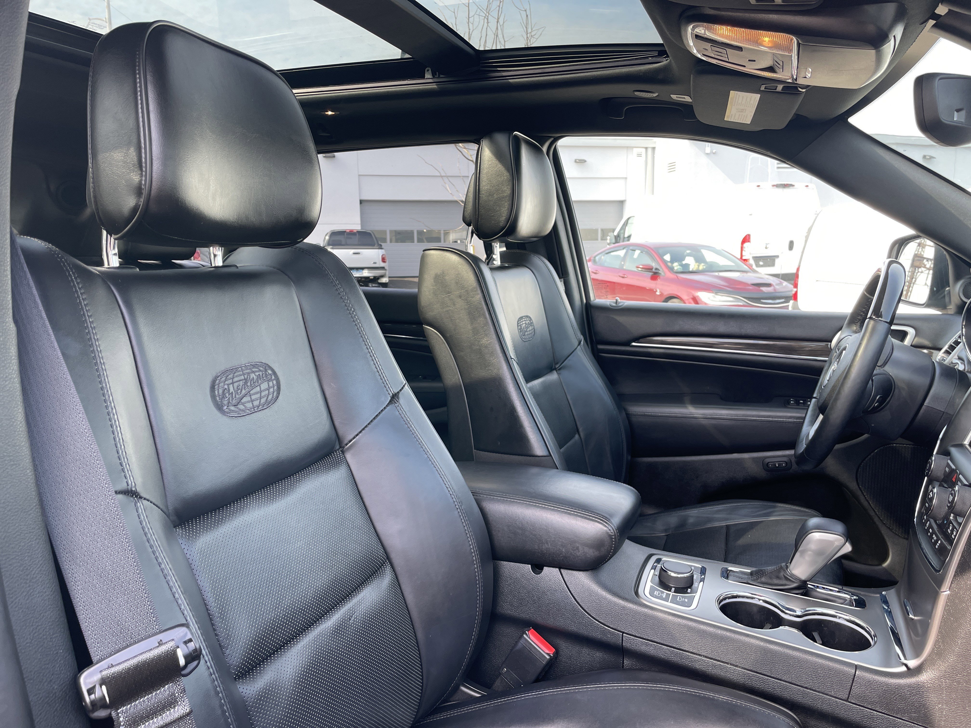 Used 2018 Jeep Grand Cherokee Overland image 15