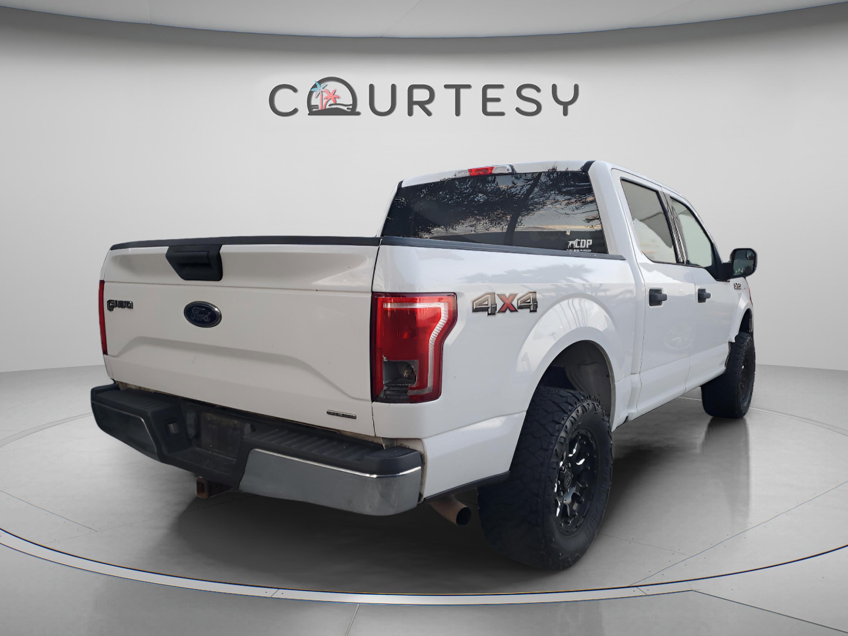Used 2015 Ford F150 XLT image 3
