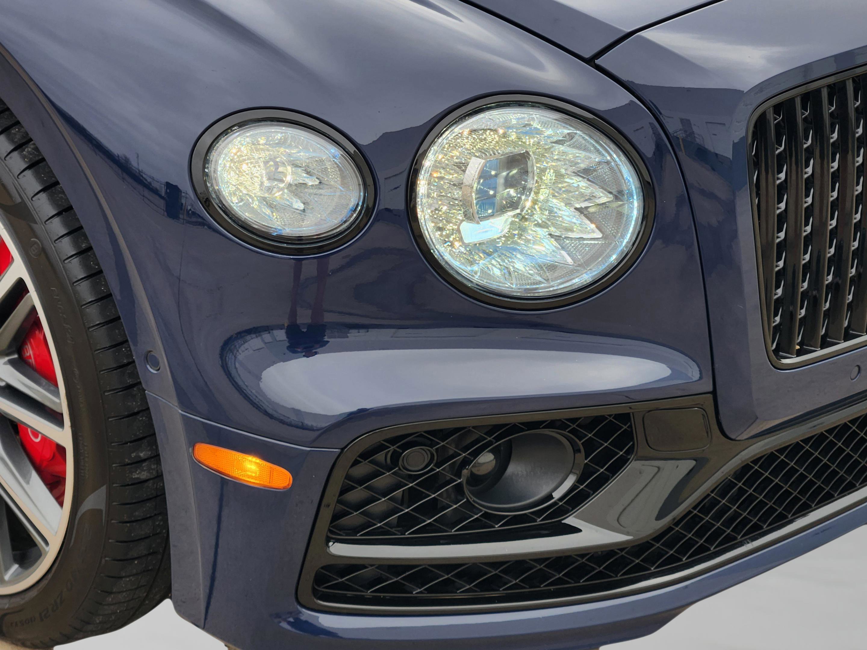 Used 2021 Bentley Flying Spur W12 image 29